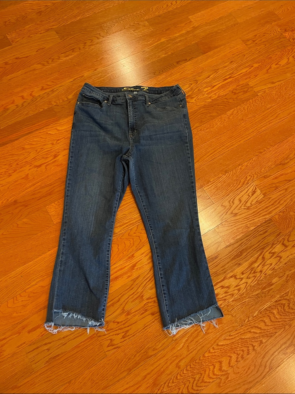Seven7 Indigo Cropped Jeans with Frayed Hem